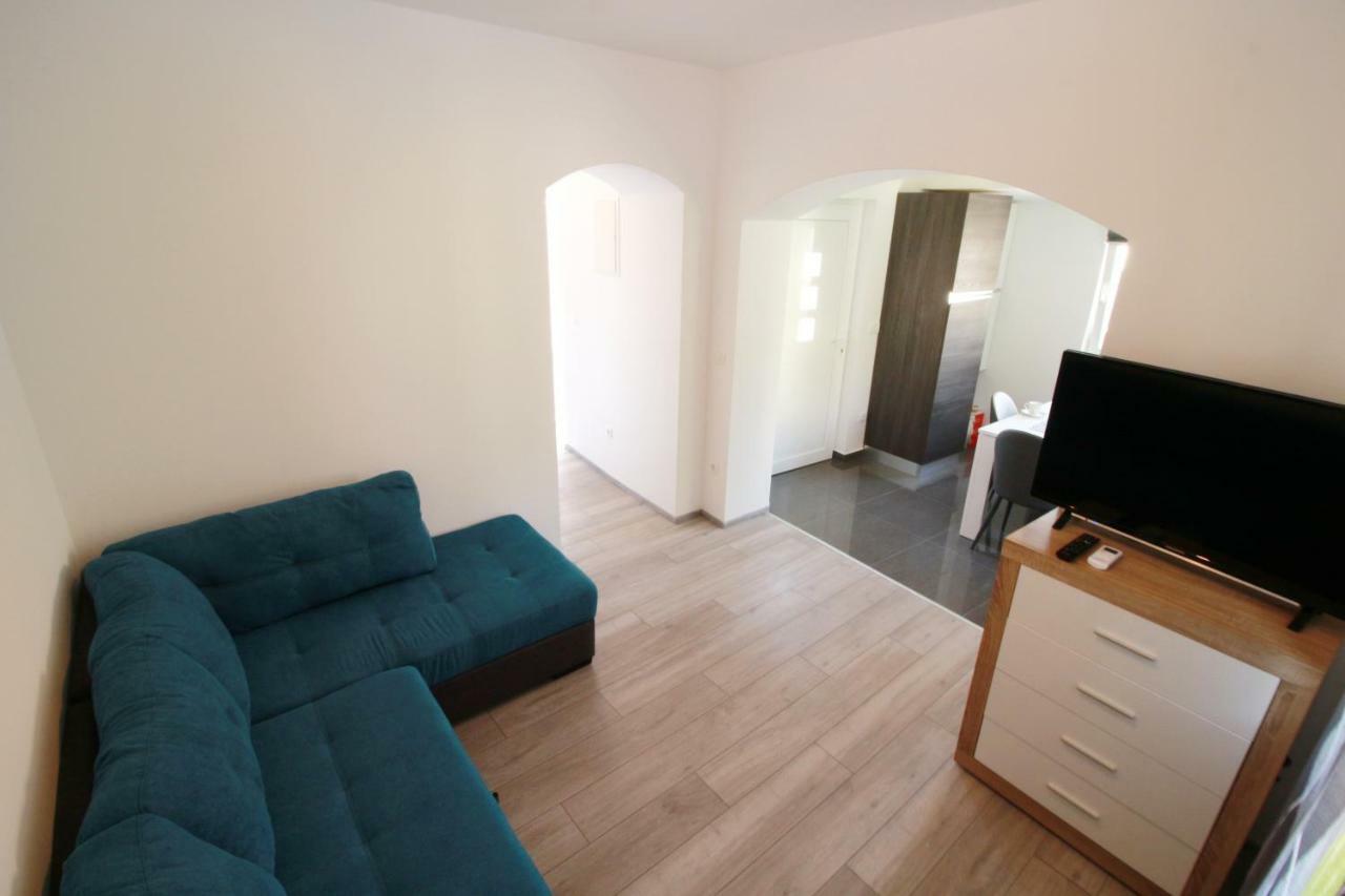 Apartment Sara With Seaview 돈제페트레케인 외부 사진