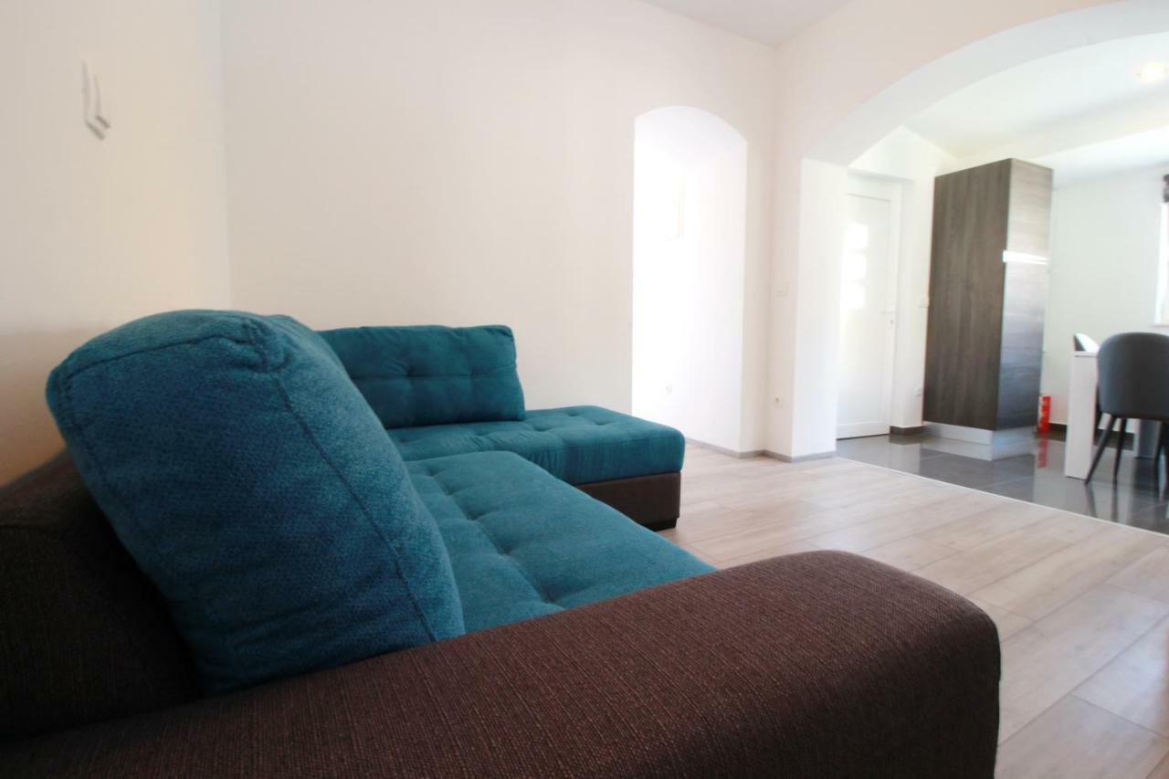 Apartment Sara With Seaview 돈제페트레케인 외부 사진